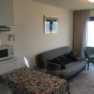 Prachtige Met Frontaal Zeezicht En Terras 4 Pers. Ostende
